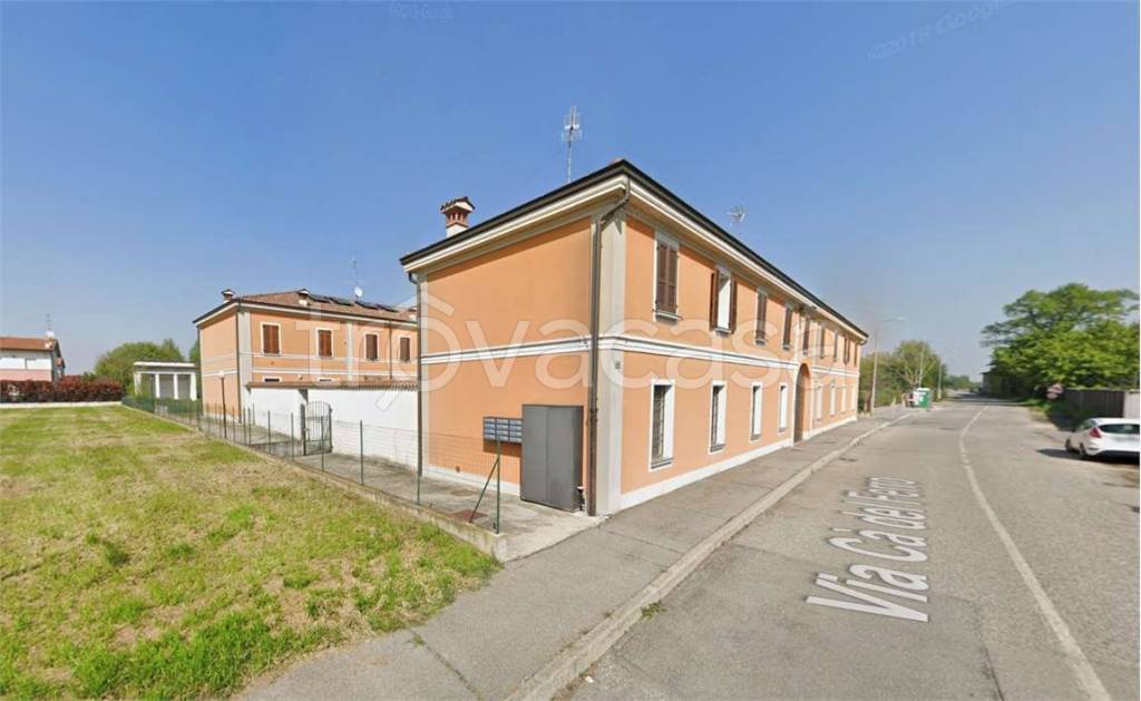 Garage in vendita a Cremona via Ca' del Ferro, 35