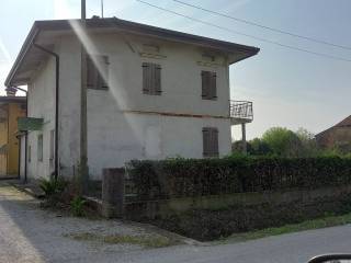 Villa bifamiliare in vendita ad azzano decimo via pedrina