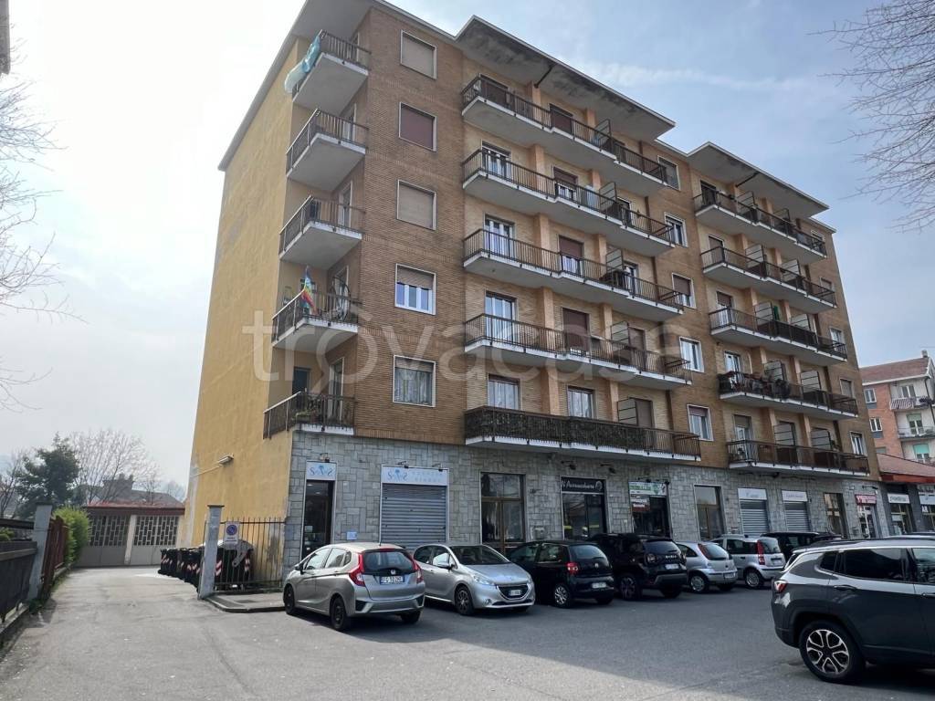 Garage in vendita a Torino strada San Mauro, 184
