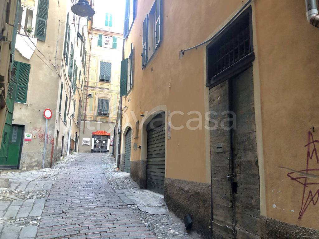 Magazzino in vendita a Genova salita di Santa Maria di Castello