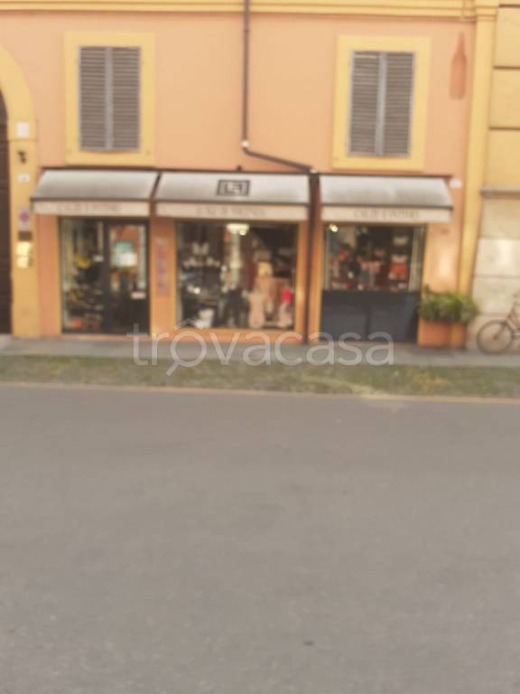 Negozio in vendita a Modena corso Canalgrande, 32