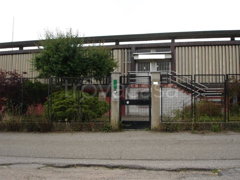 Capannone Industriale in vendita a Vigevano via Ceresio, 35