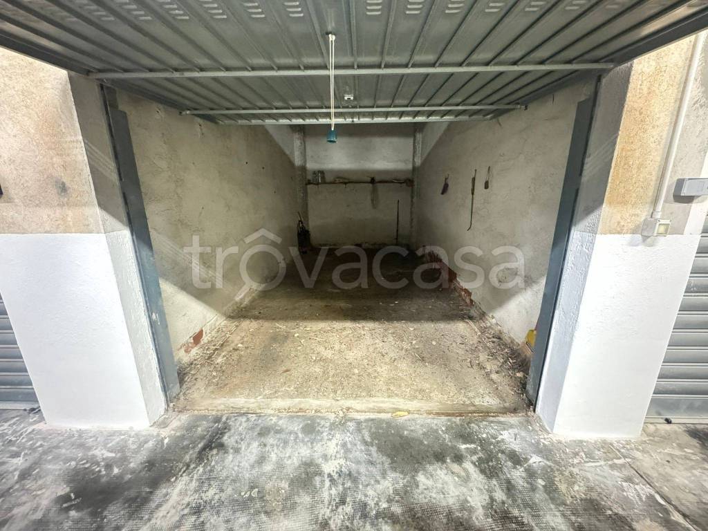 Garage in vendita a Spotorno via Berninzoni, 106