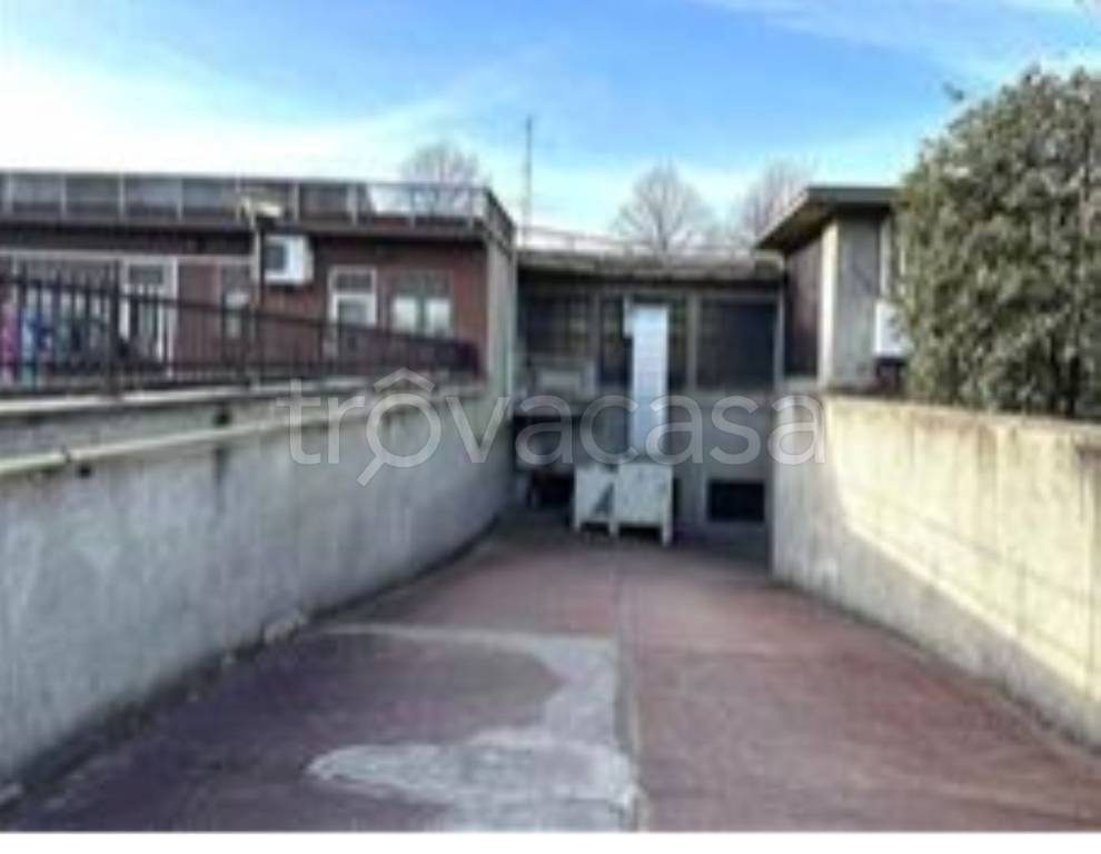 Garage in vendita a Cologno Monzese via Tolmezzo, 27