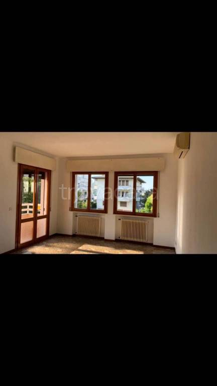 Appartamento in vendita ad Abano Terme via Monte Vendevolo