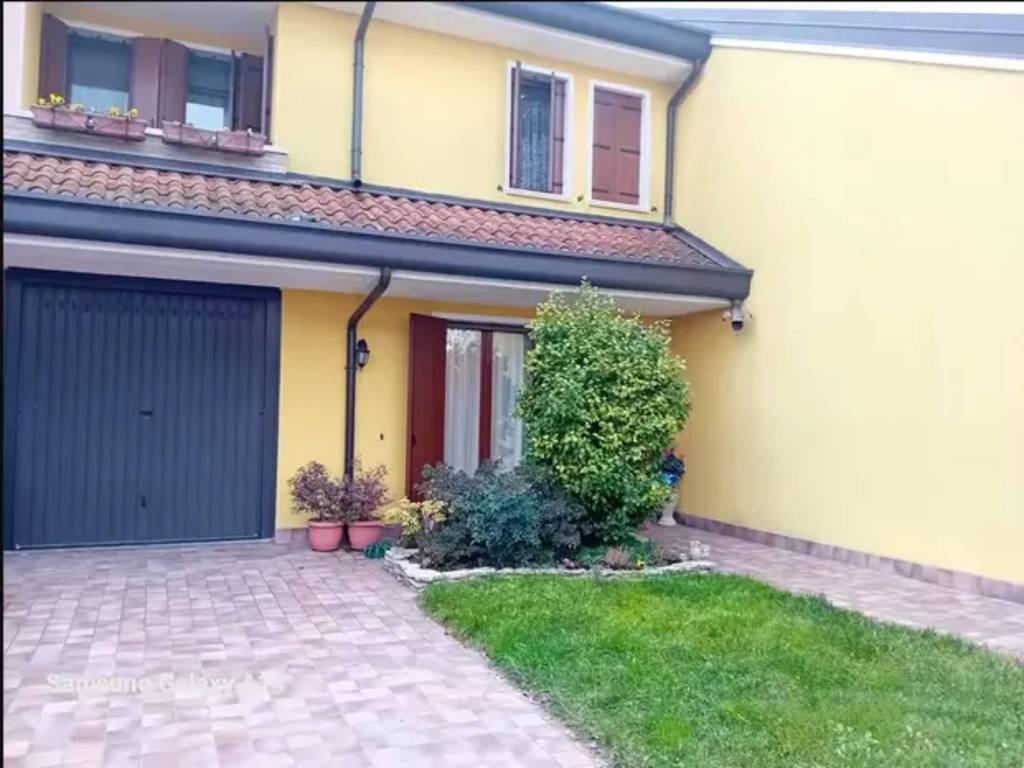 Villa in vendita a Pontecchio Polesine via Rocco Chinnici
