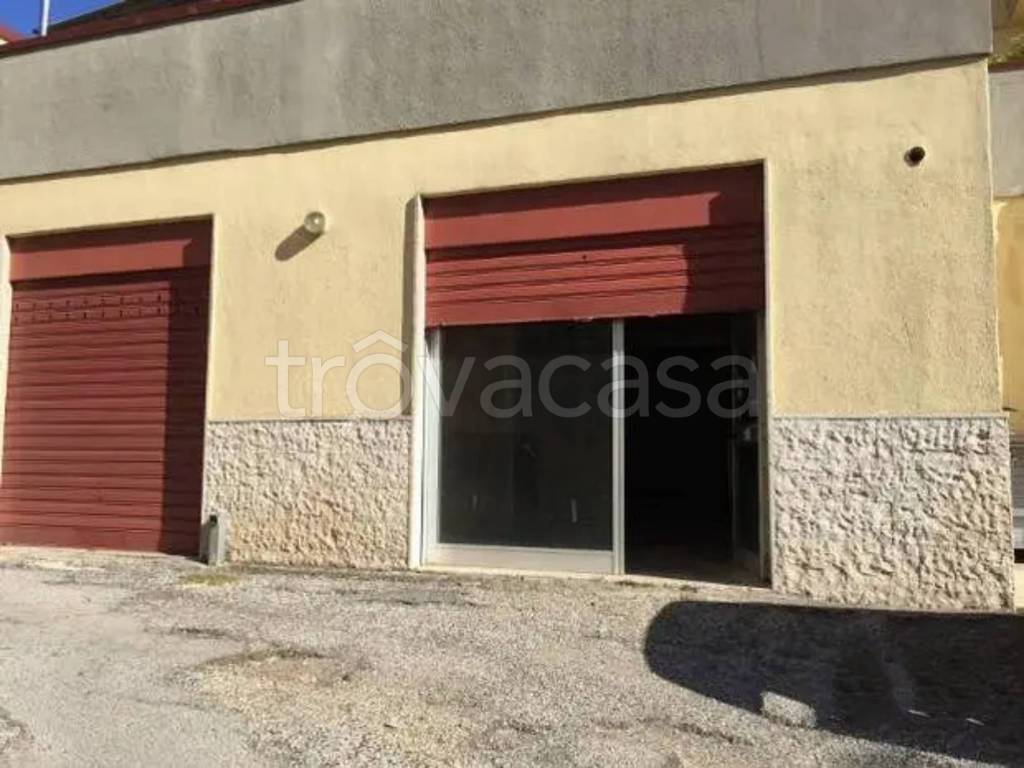 Negozio in vendita a Cassano delle Murge via Antonio di Ceglie