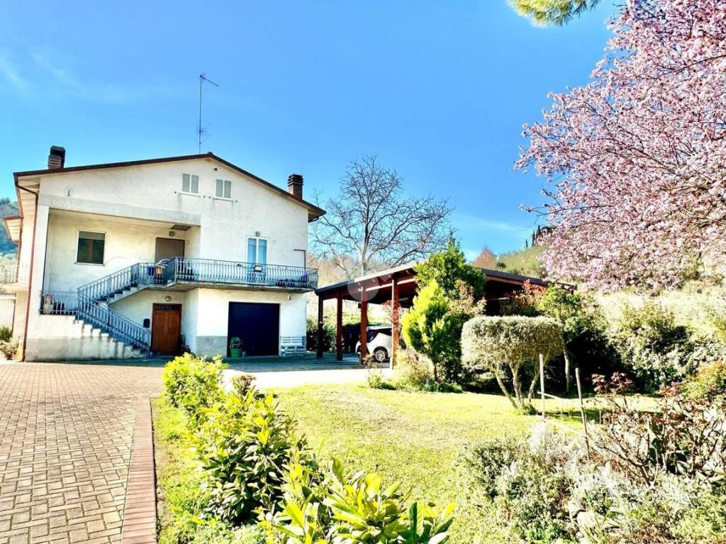 Villa Bifamiliare in vendita a Spoleto