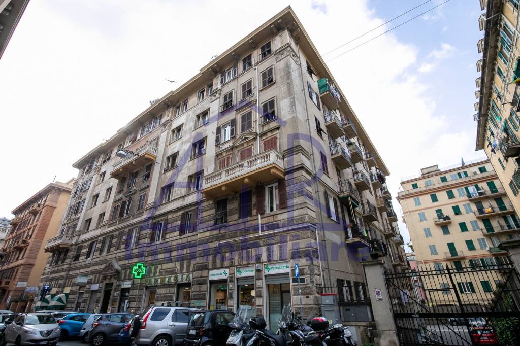 Ufficio in vendita a Genova via Bonifacio, 1