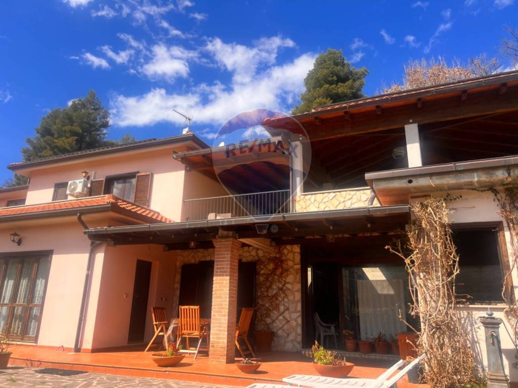 Villa Bifamiliare in vendita a Terni via Cervara, 115