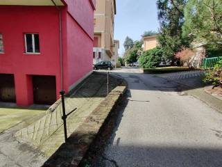 Garage in affitto a ivrea via aosta, 47