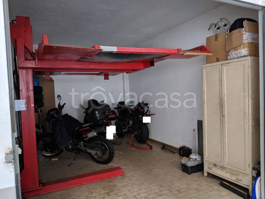 Garage in vendita a Torino corso Vercelli, 181