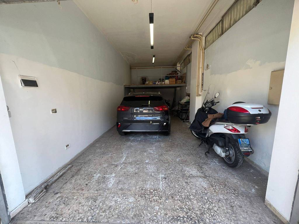 Garage in vendita a Pescara via Giacomo Puccini