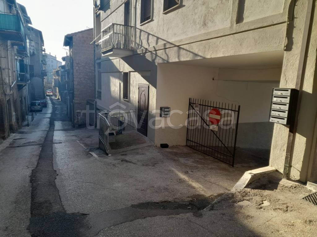 Garage in vendita a Caprarola via Cavour, 109
