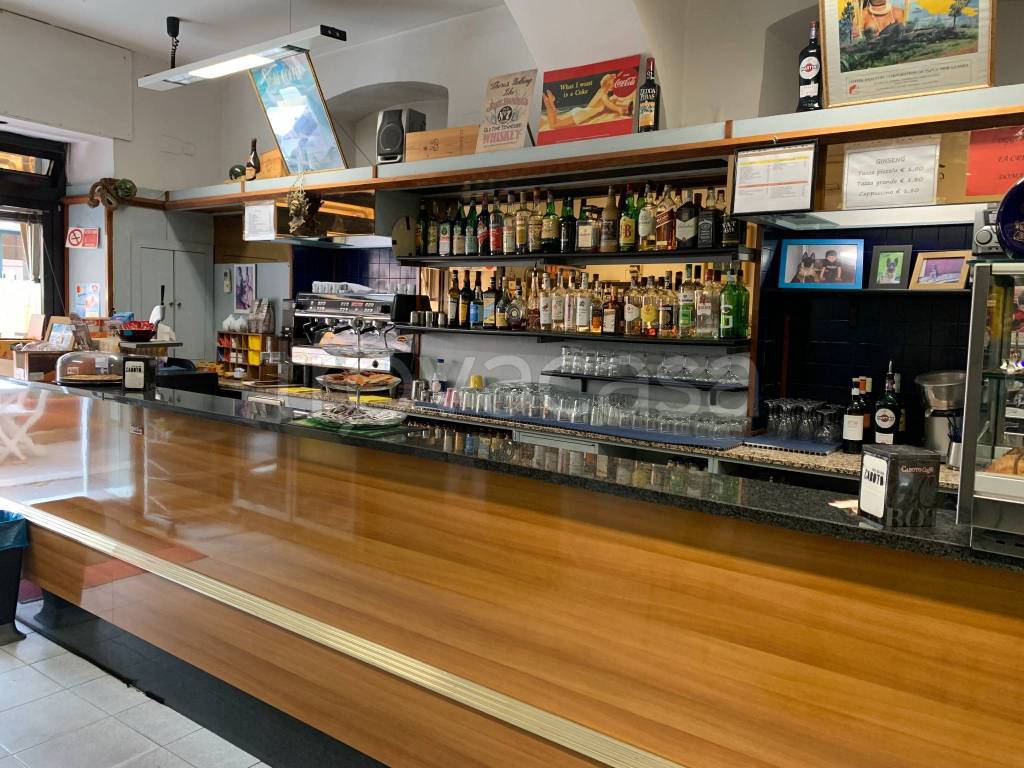 Bar in vendita a Genova via Posalunga