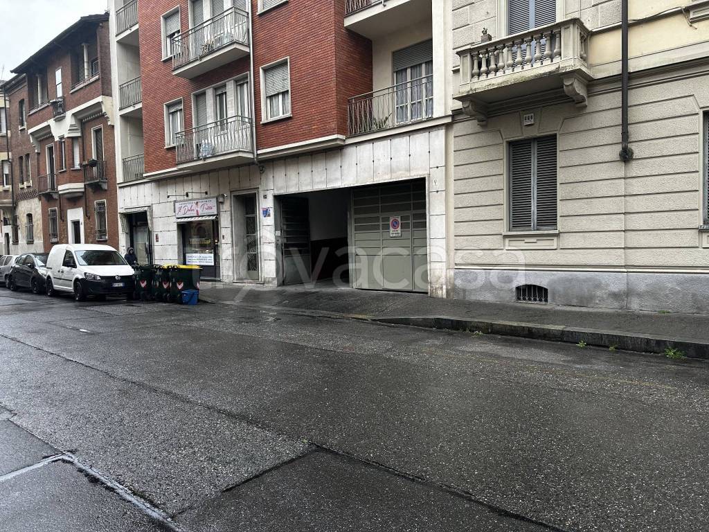 Garage in vendita a Torino via Cesana, 63