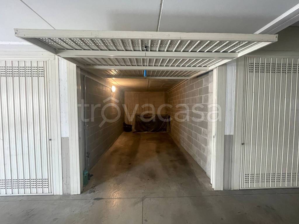 Garage in vendita a Romano di Lombardia via Galileo Galilei, 4