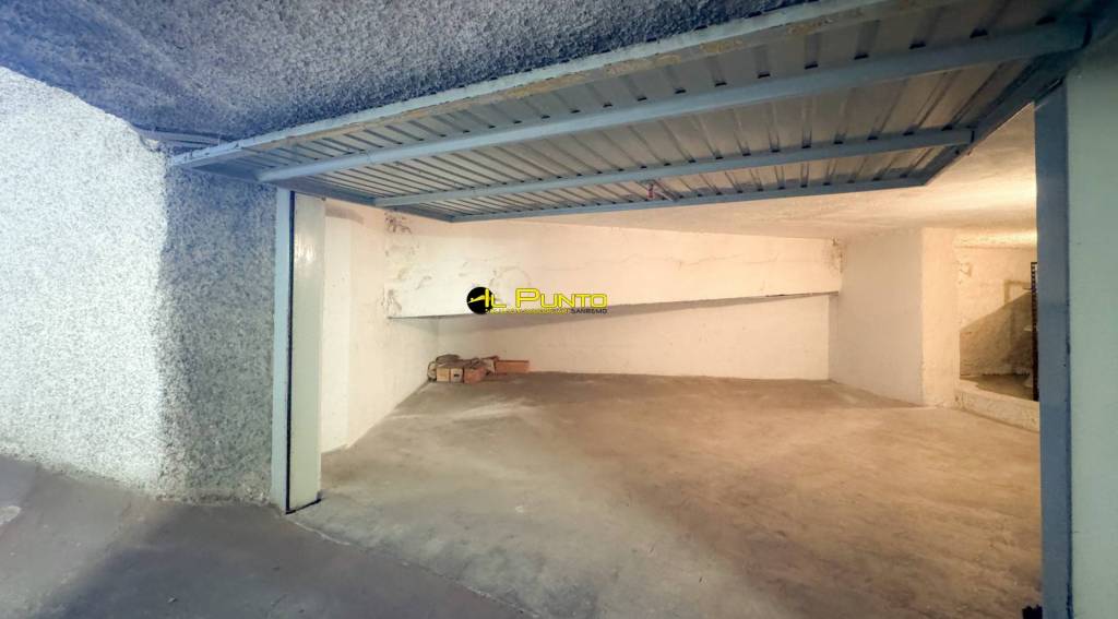 Garage in vendita a Sanremo via Pietro Agosti 241