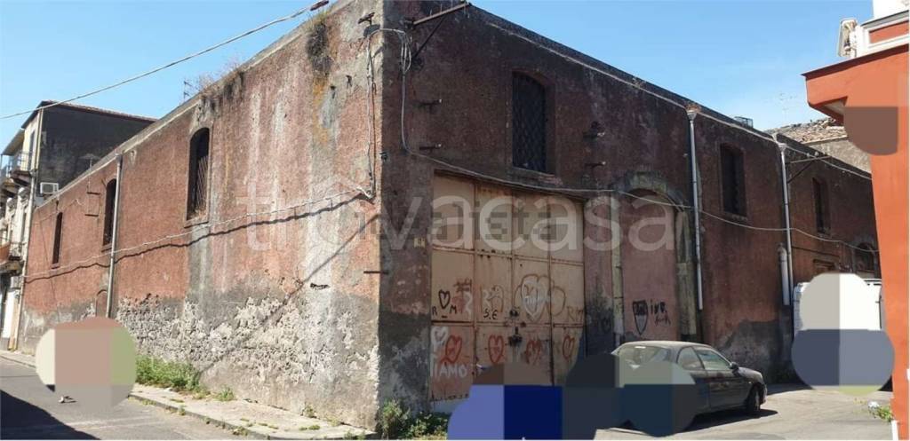 Capannone Industriale in vendita a Catania via Del Faro s.n.c.
