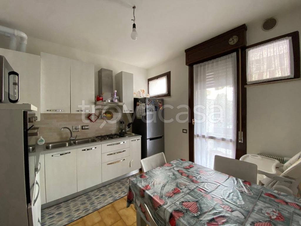 Appartamento in vendita a Rovigo via g. Verga, 10