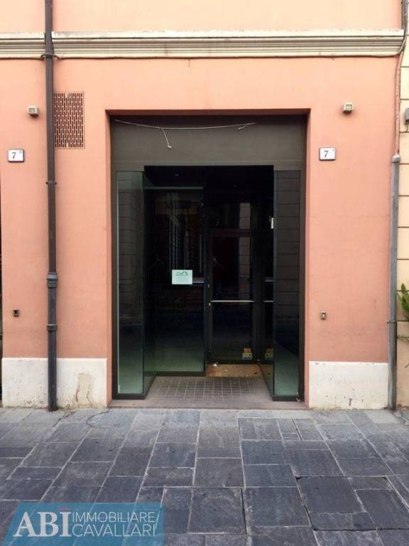 Negozio in vendita a Faenza via pistocchi