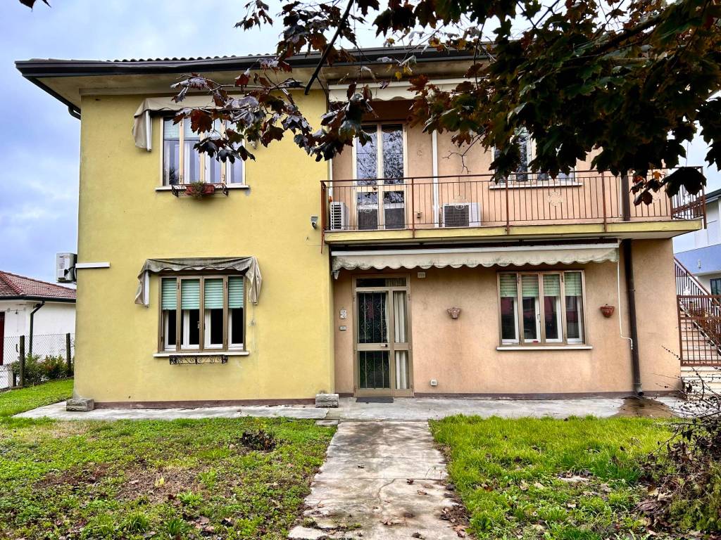 Villa in vendita a Rovigo