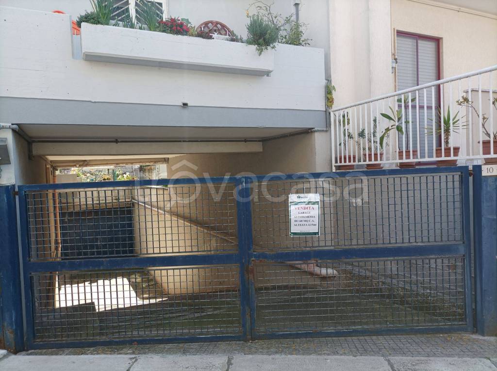 Garage in vendita a Bitritto via la Sorsa s., 10, 70020 Bitritto ba, Italia
