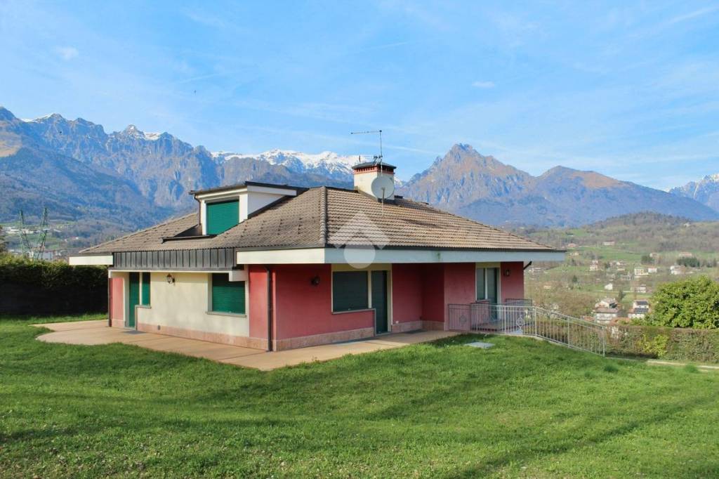 Villa in vendita a Feltre viale Pederore, 12