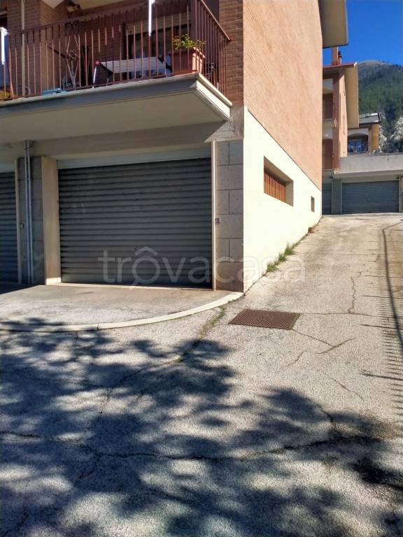 Garage in vendita a Pizzoli corso Sallustio, 330