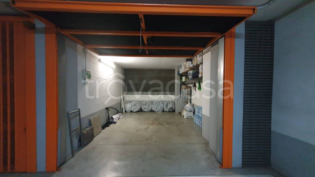 Garage in vendita a Genova piazza Mario Rapisardi