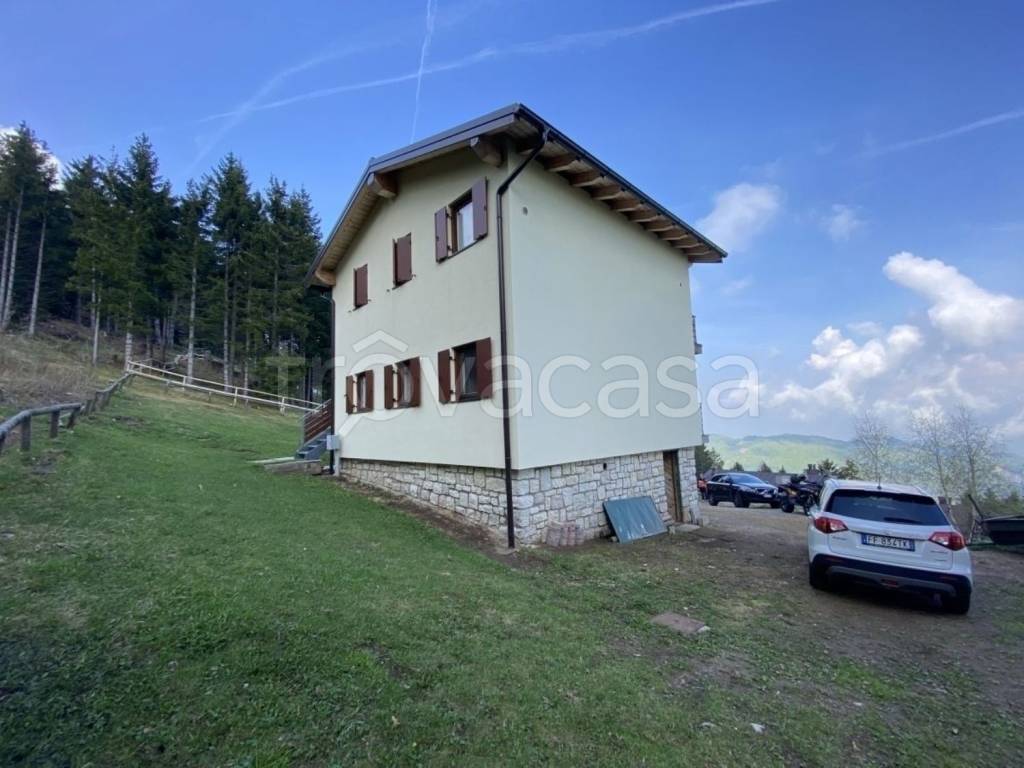 Villa in vendita a Trento area Residenziale Candriai Monte Bondone