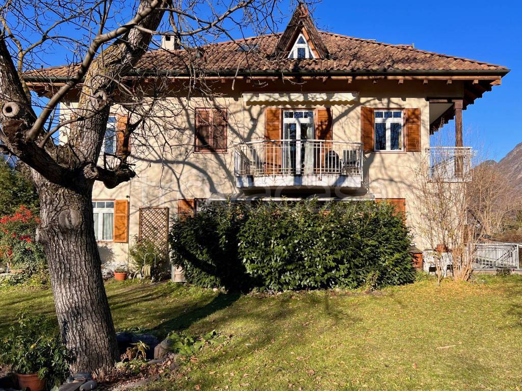 Villa Bifamiliare in vendita a Terlano