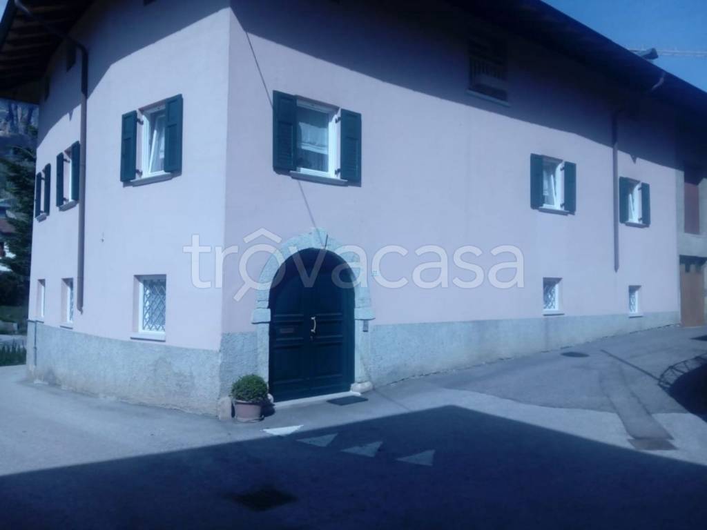 Villa in vendita a Denno area Residenziale Denno Denno