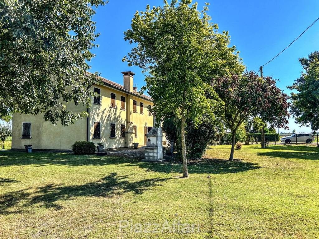 Villa in vendita a Candiana via Roma