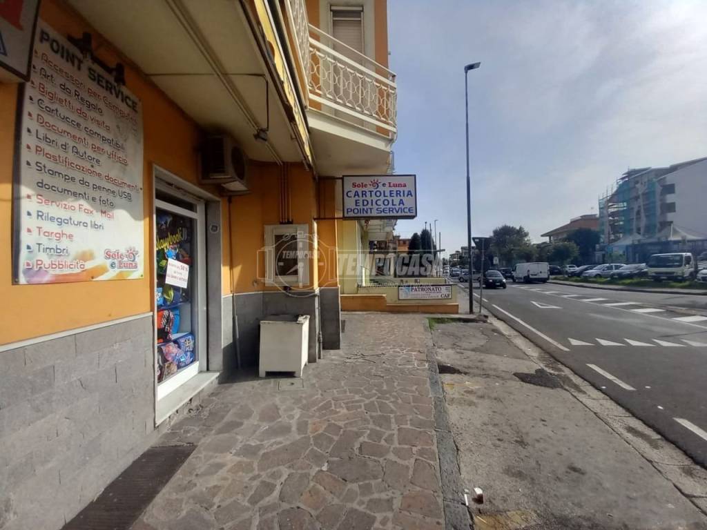 Negozio in vendita a Qualiano via Santa Maria a Cubito