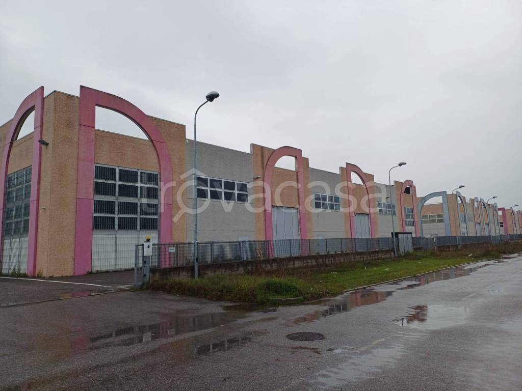 Capannone Industriale in vendita a Offlaga strada Provinciale Lenese