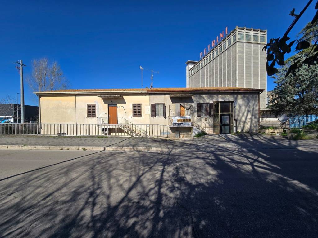 Casa Indipendente in vendita a Bastia Umbra via 4 Novembre