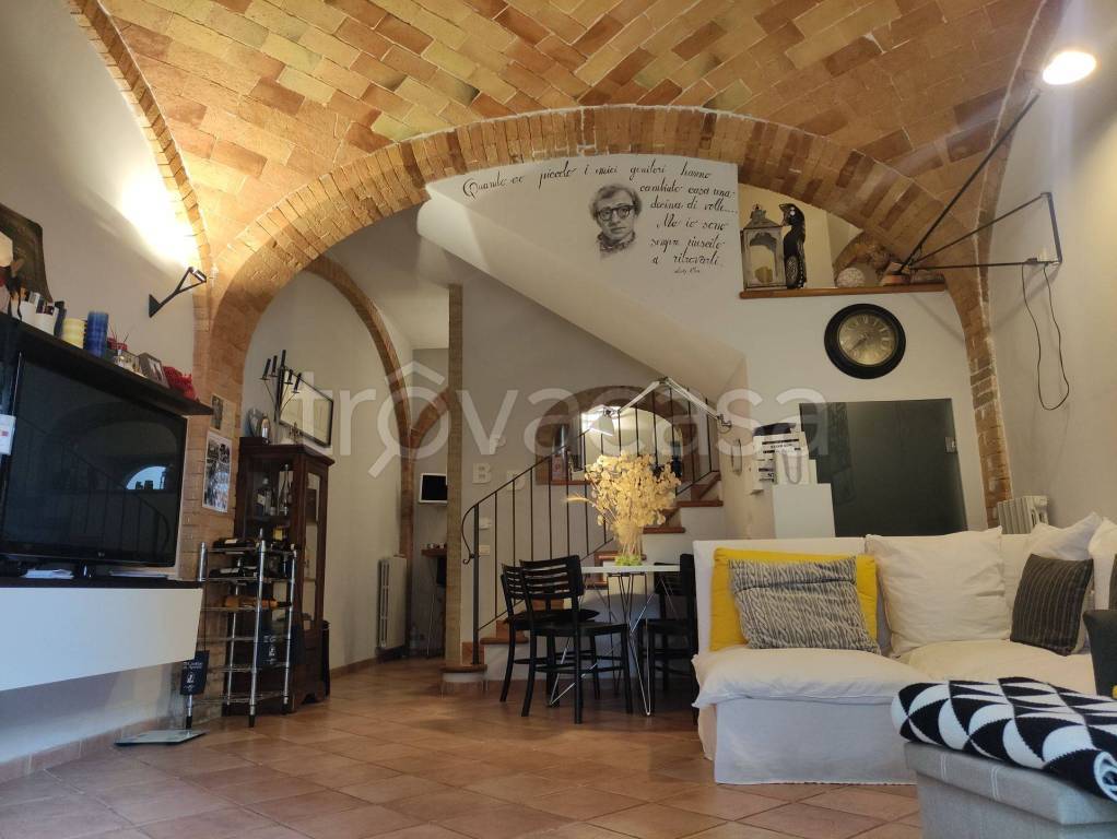 Villa a Schiera in vendita ad Allerona via dello Scalo Merci, 05011 Allerona tr, Italia