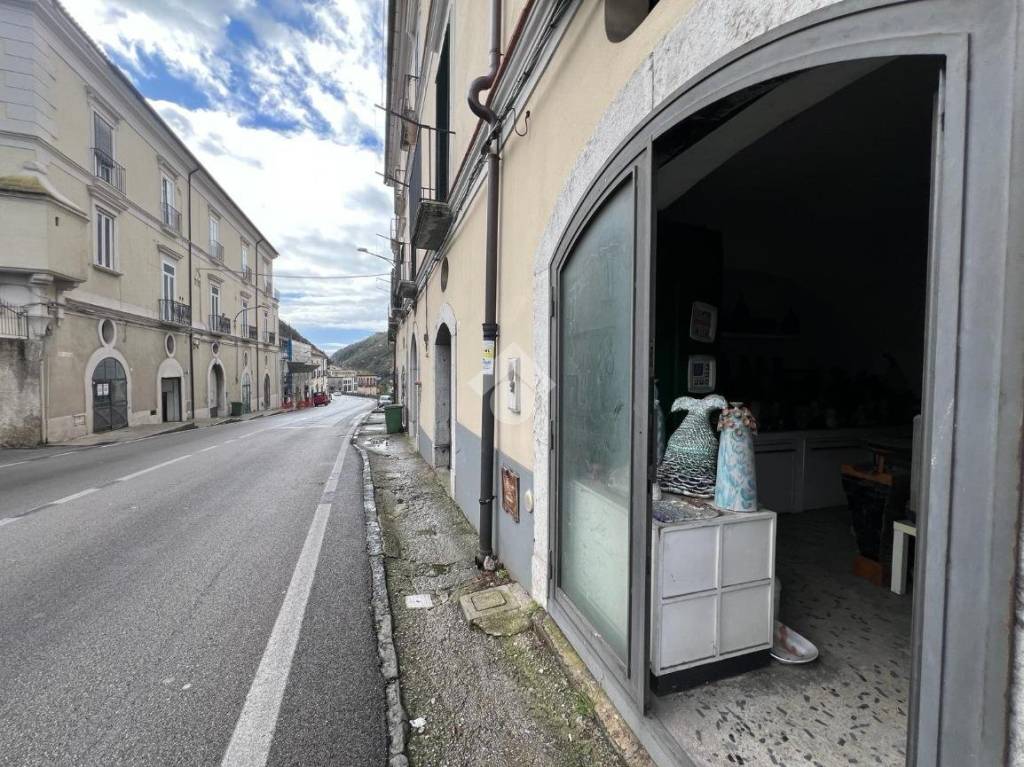 Garage in vendita a Vietri sul Mare via De Marinis Orientale, 53