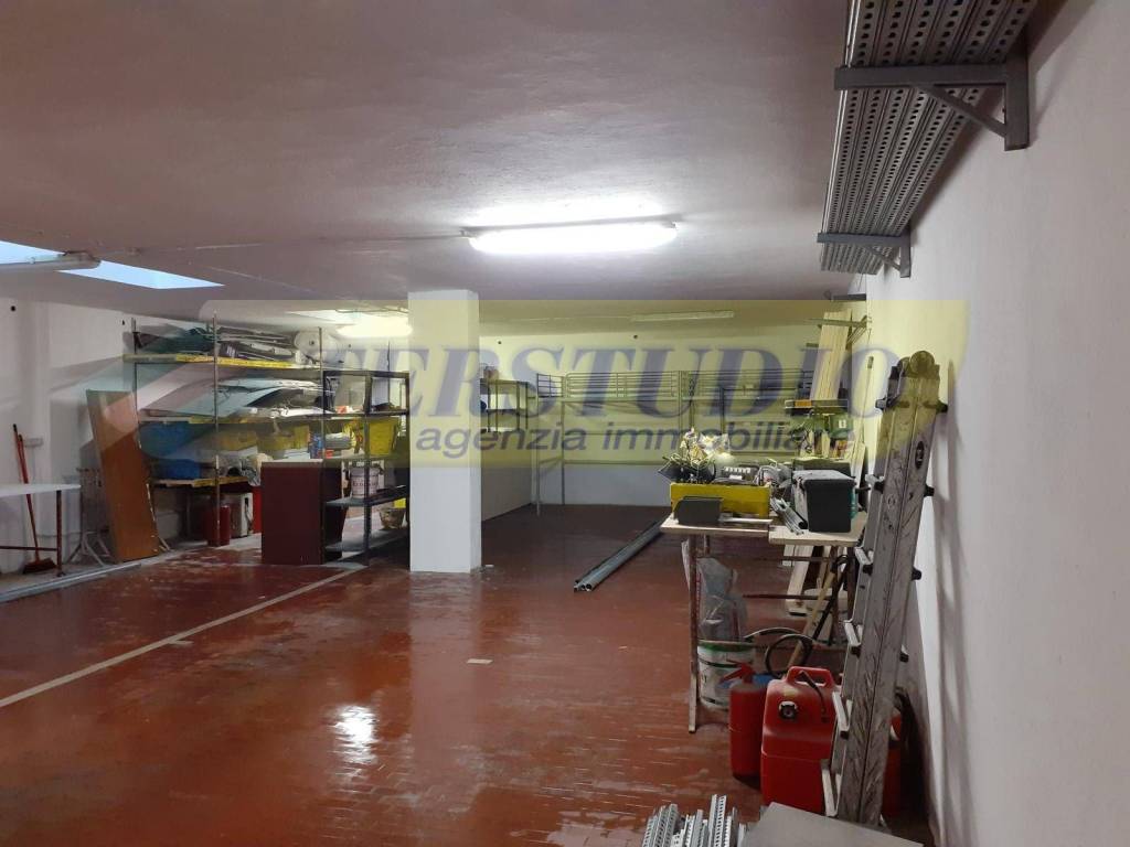 Garage in vendita a Lecco via Ca' Rossa, 14