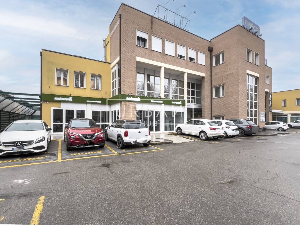 Negozio in vendita a Cesena viale Guglielmo Marconi, 438
