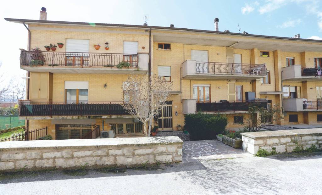 Appartamento in vendita a Gubbio via Madonna del Ponte, 21