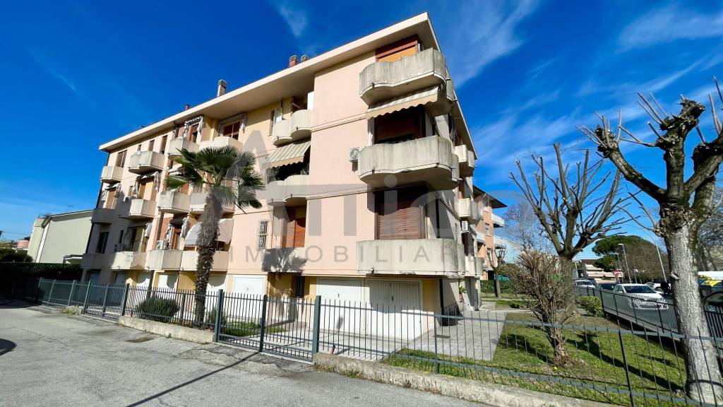 Appartamento in vendita a Rovigo via Sante Baseggio, ro