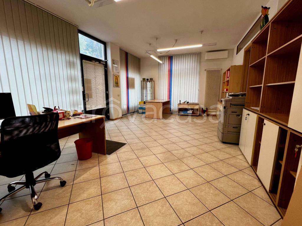 Ufficio in vendita a Bolzano viale Druso