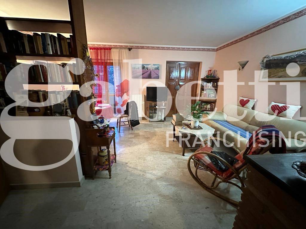 Villa a Schiera in vendita a Valtopina via Cappelletta