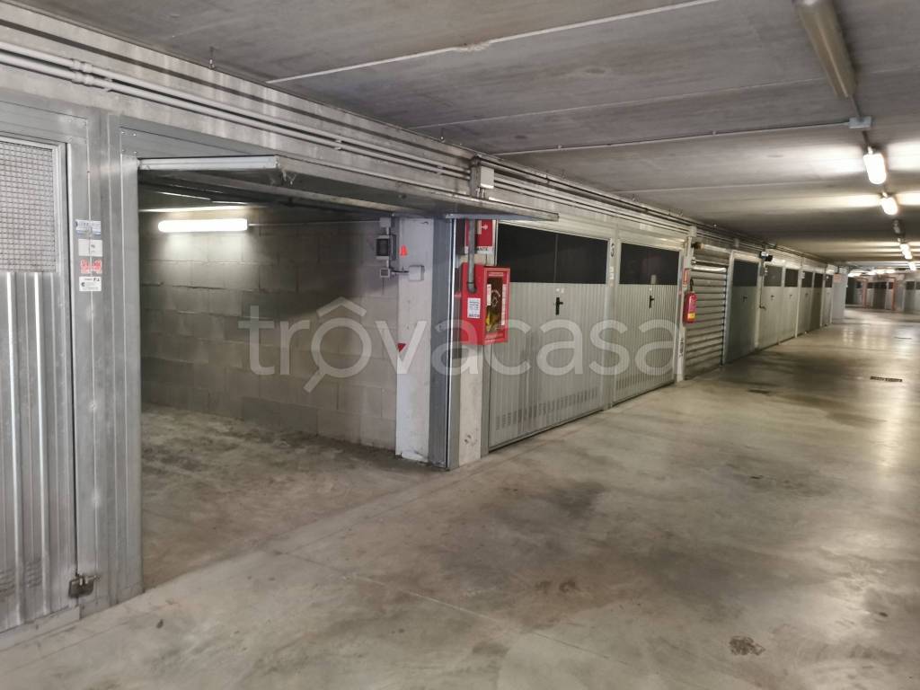 Garage in vendita a Roma via Pietro Mascagni, 121
