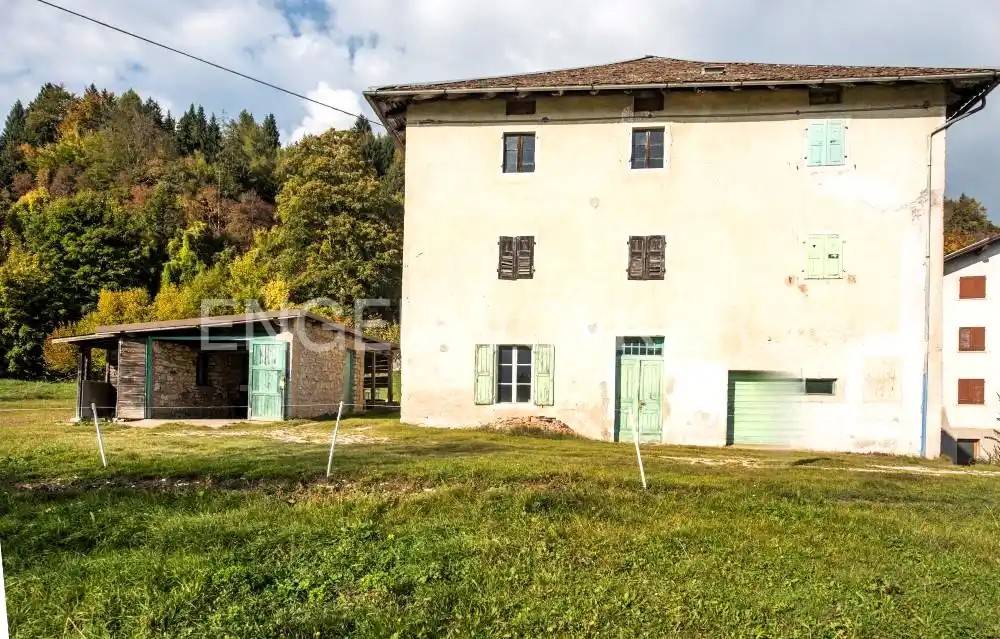 Casale in vendita a Lavarone via Lenzi, 8