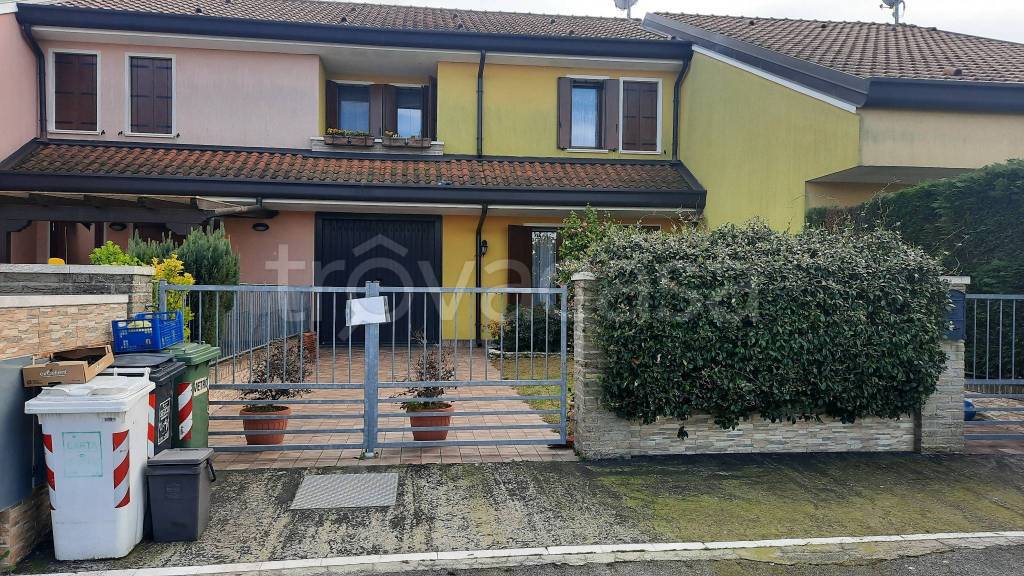 Villa a Schiera in vendita a Pontecchio Polesine