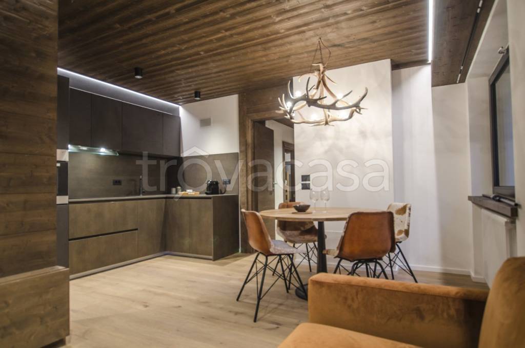 Appartamento in vendita a Cortina d'Ampezzo via Spiga, 12