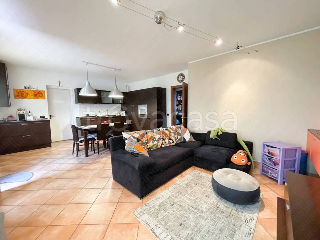 Appartamento in vendita a Castelmassa via Guglielmo Oberdan, 19